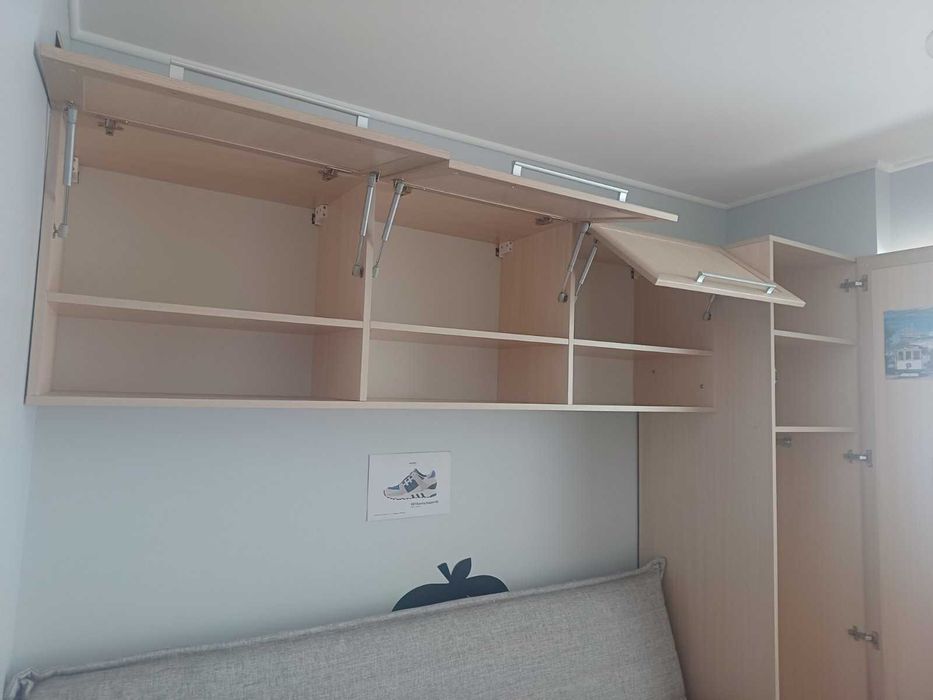 Меблі світлі, шафа, тумба з шухлядами, стіл письмовий