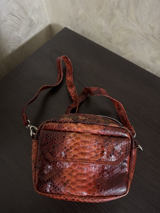 Шкіряна сумочка з зміїної шкіри