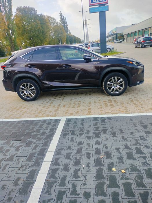 Lexus NX 300h Comfort AWD