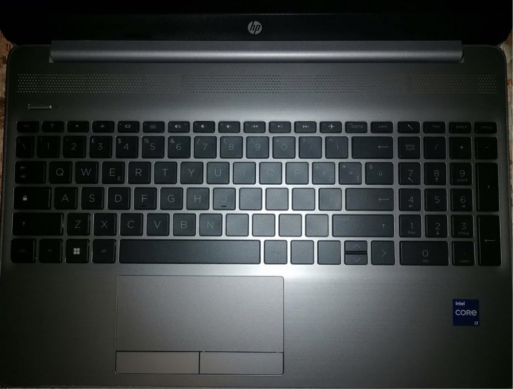 Ноутбук HP 250 G9 i7