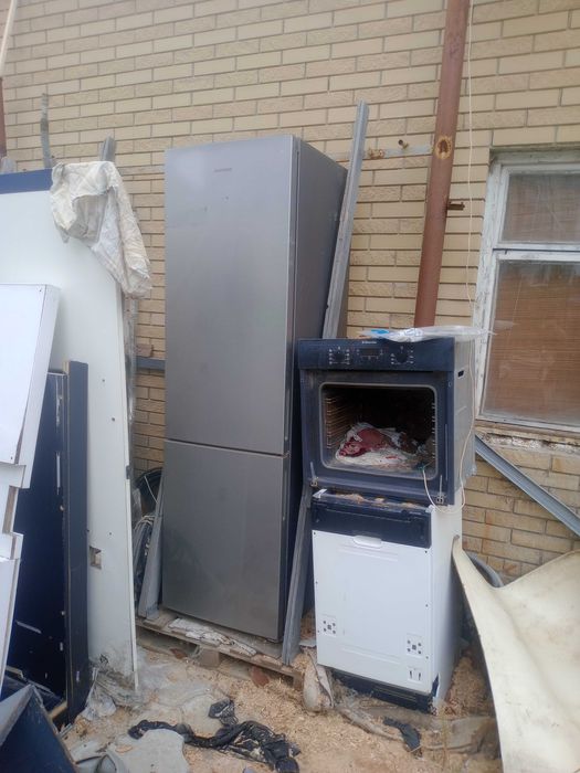 Холодильники б/в