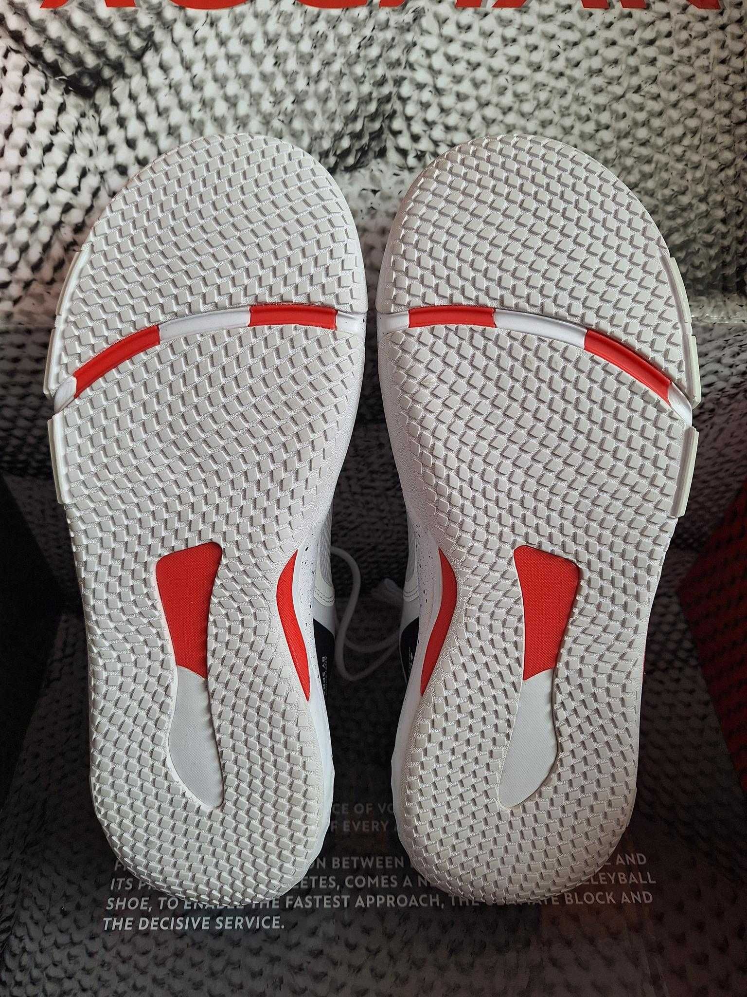 Buty do siatkówki Kipsta VB900, Jakub Kochanowski (autograf) r. 42