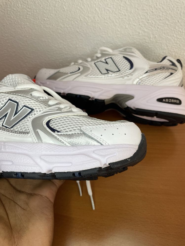 New Balance 530.