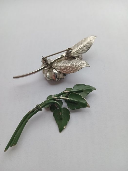 Брошь , цена за две брошки СССР брошка