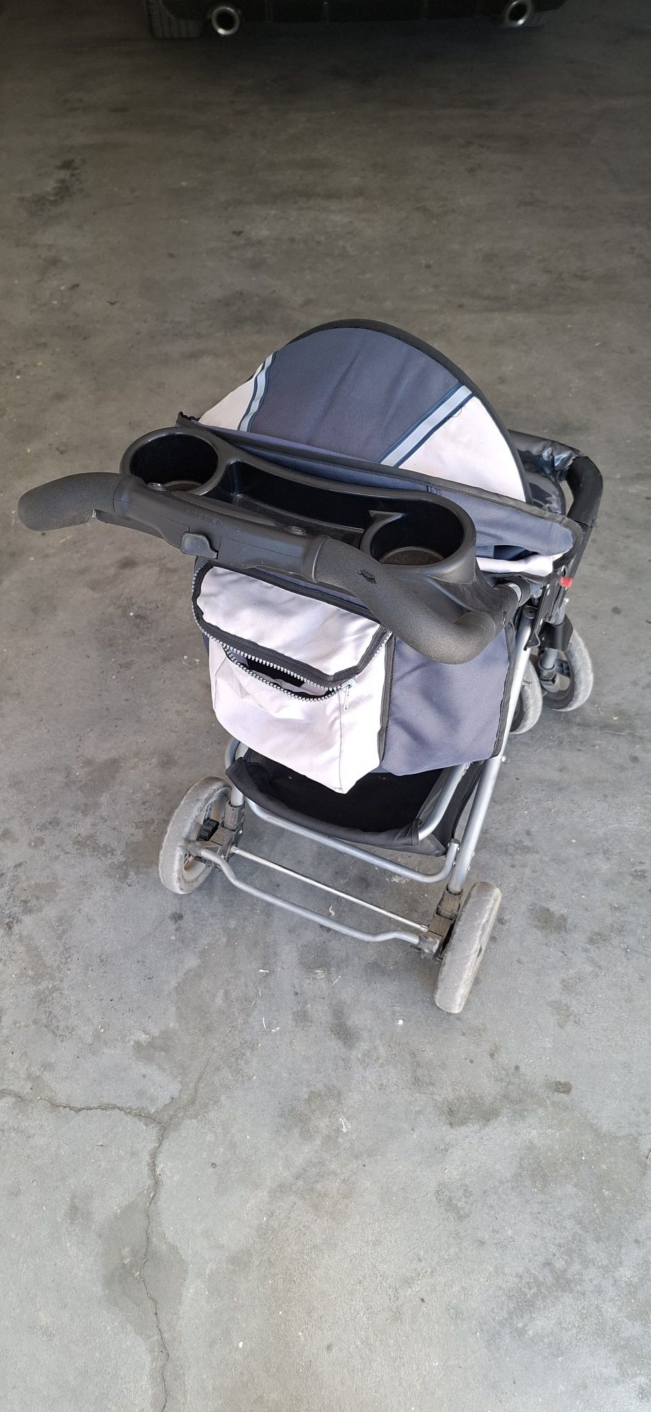 Carrinho de bebé da marca BebéSeguro
