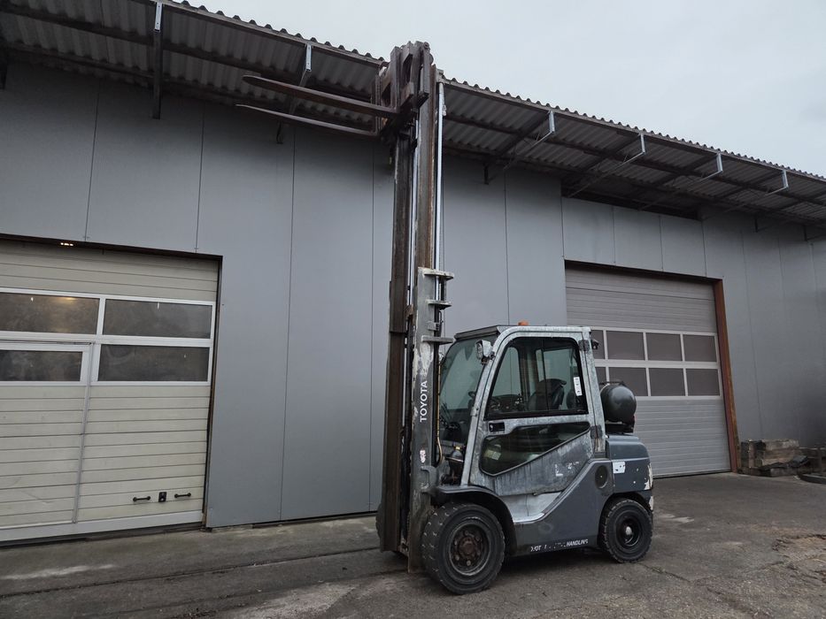 Wózek widłowy Toyota 8FGF30, 2020 Rok, Obrotnica, Waga, Kabina