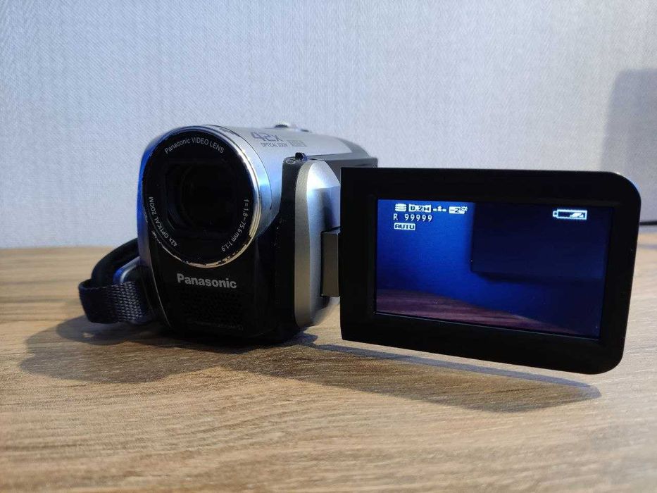 Відеокамера Panasonic SDR-H40