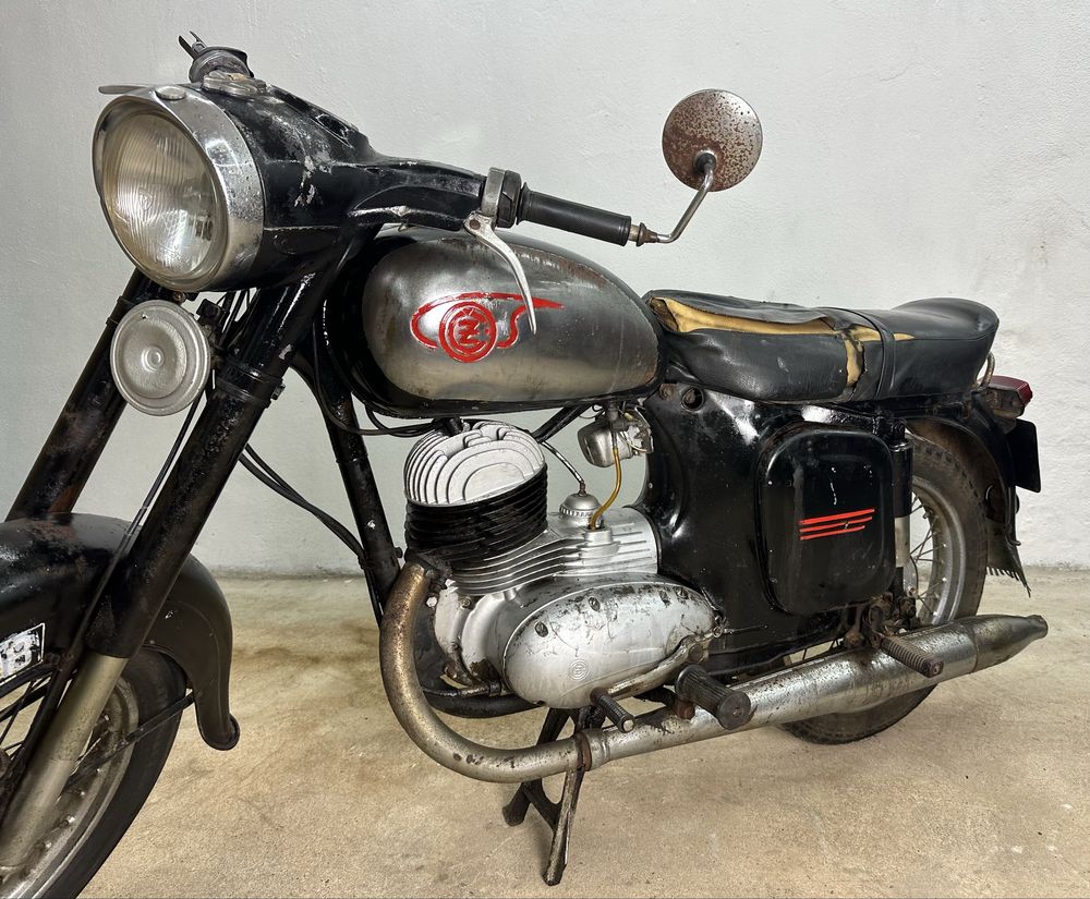 Moto Jawa CZ 175