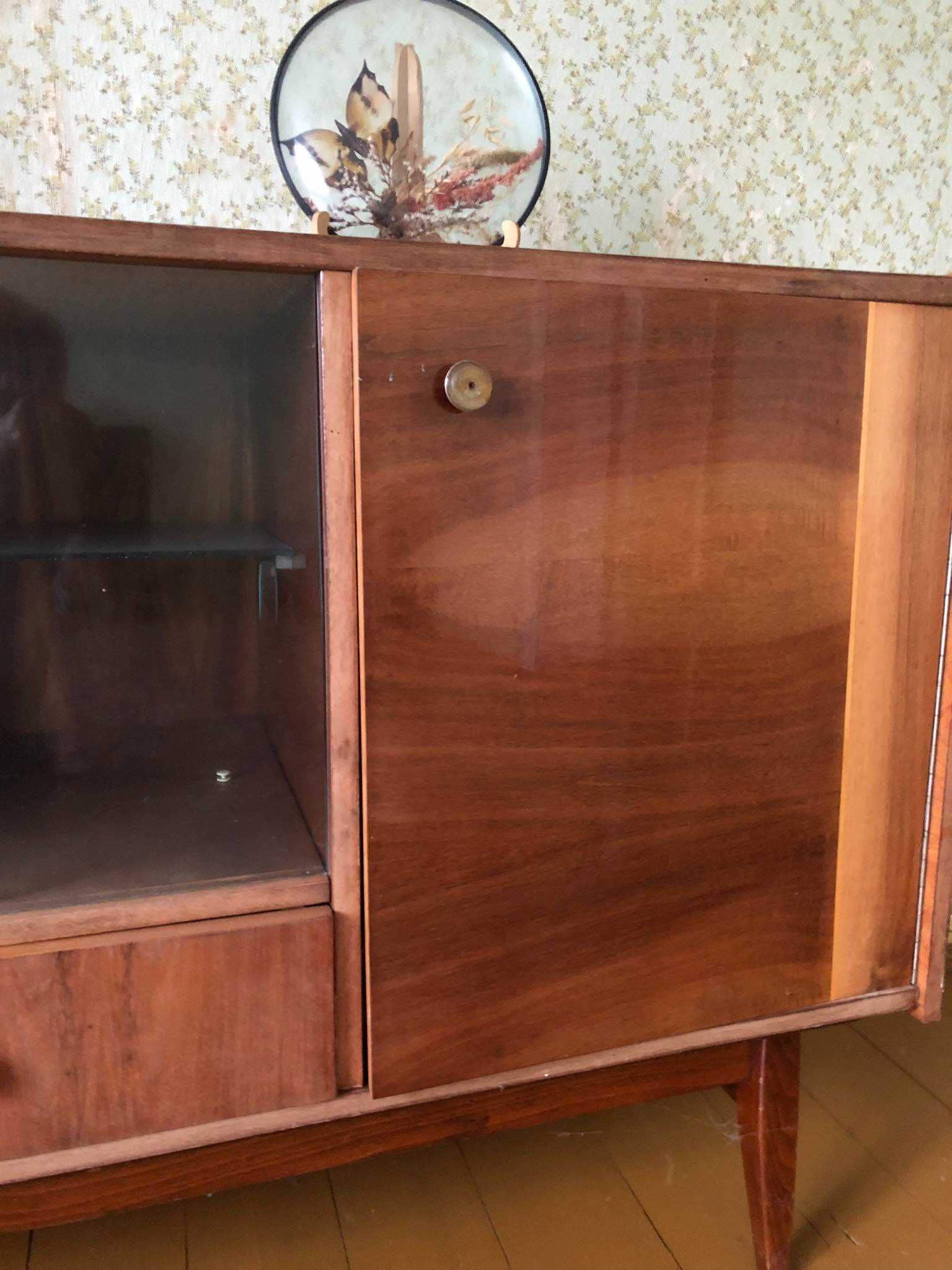 Komoda z witrynką i 6 krzeseł 70 PRL vintage - połysk