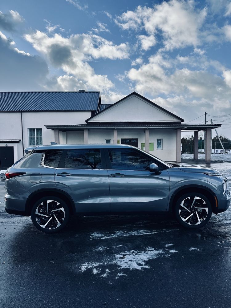 mitsubishi outlander 4 2022/2023