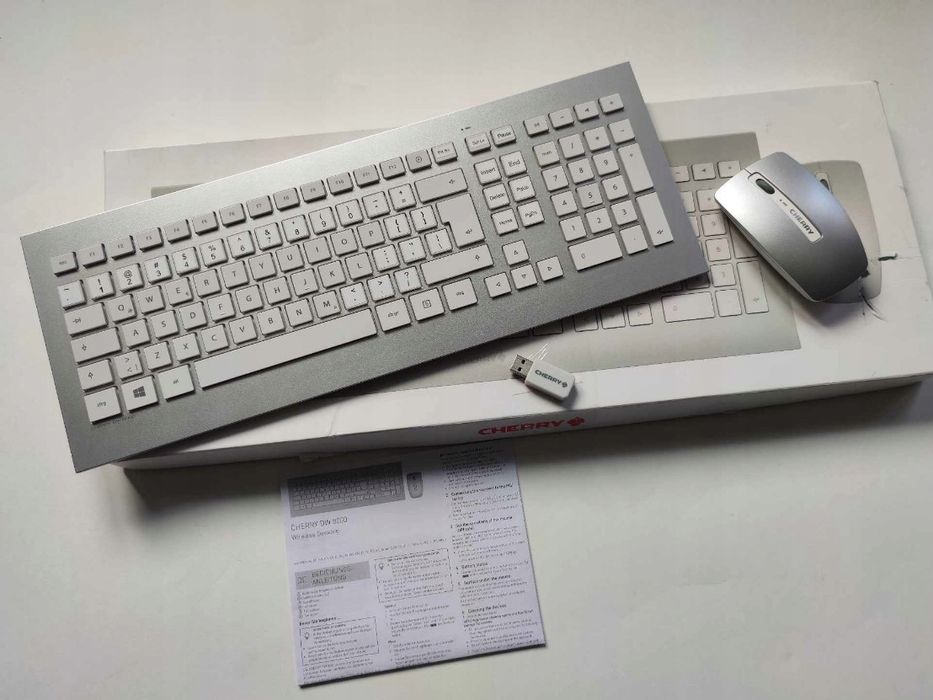 zestaw klawiatura i mysz cherry 8000 biała jak nowa