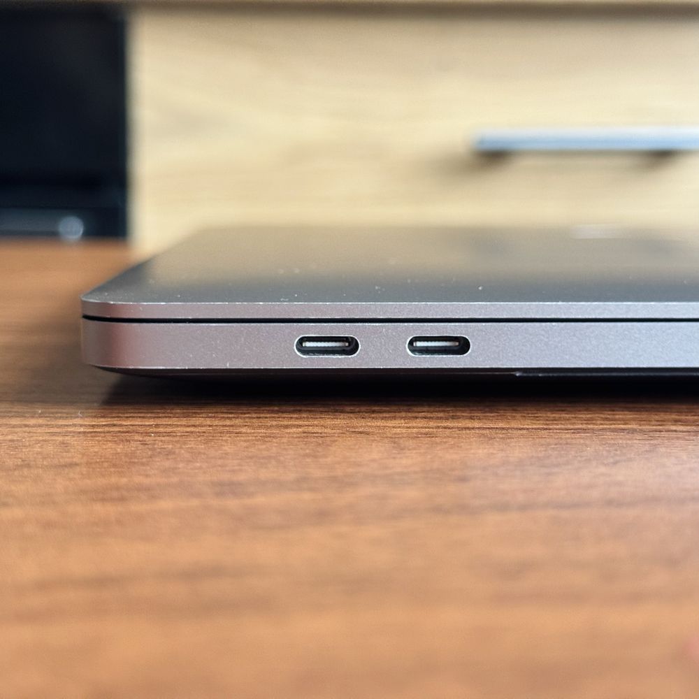 MacBook Pro 16” 2019 – Intel i7 / 32GB / Radeon 5500M (4 ГБ)