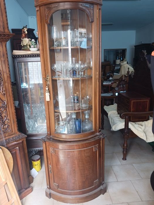 Uma linda peça cantoneira