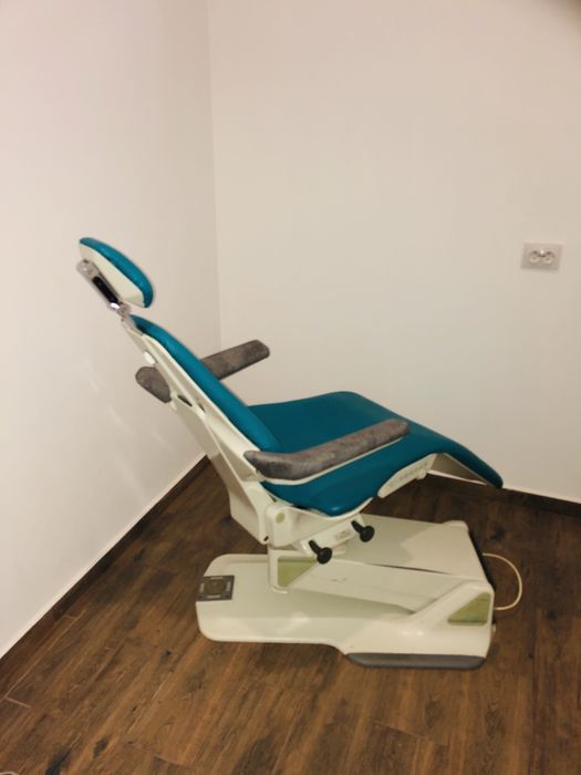 Стоматологічне оглядове крісло Planmeca