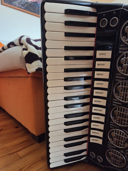 Akordeon Paolo Soprani 120b