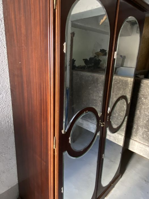 Guarda fatos em bom estado