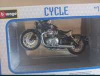 Bburago motor Triumph Bonneville Bobber,skala 1:18