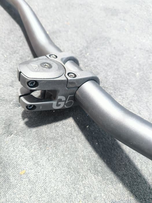 Espigão telescópico + avanço + guiador + disco