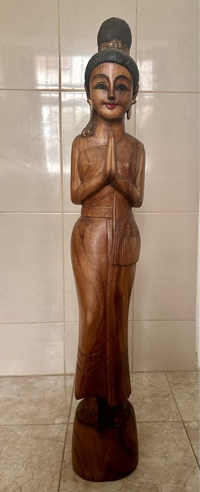 Estatueta madeira