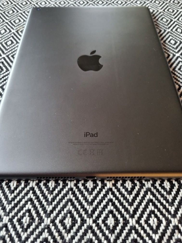 Ipad 10,2" w super stanie