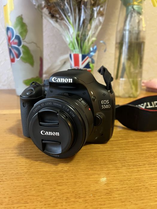 Фотоапарат Canon 550D