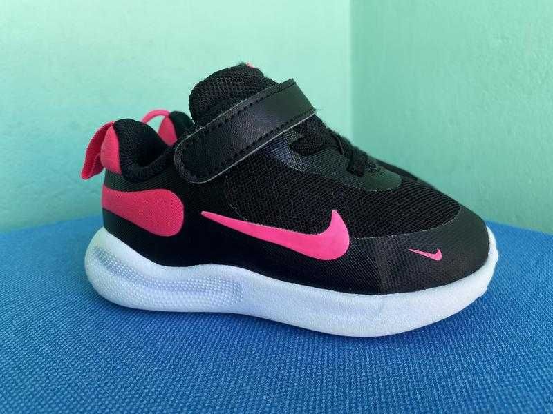 Кросівки Nike Revolution 7