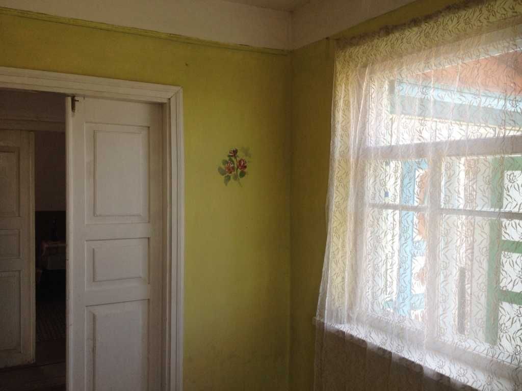 № 4946 - Будинок в в центрі села Стирти (Черняхівський район), 1-пов.