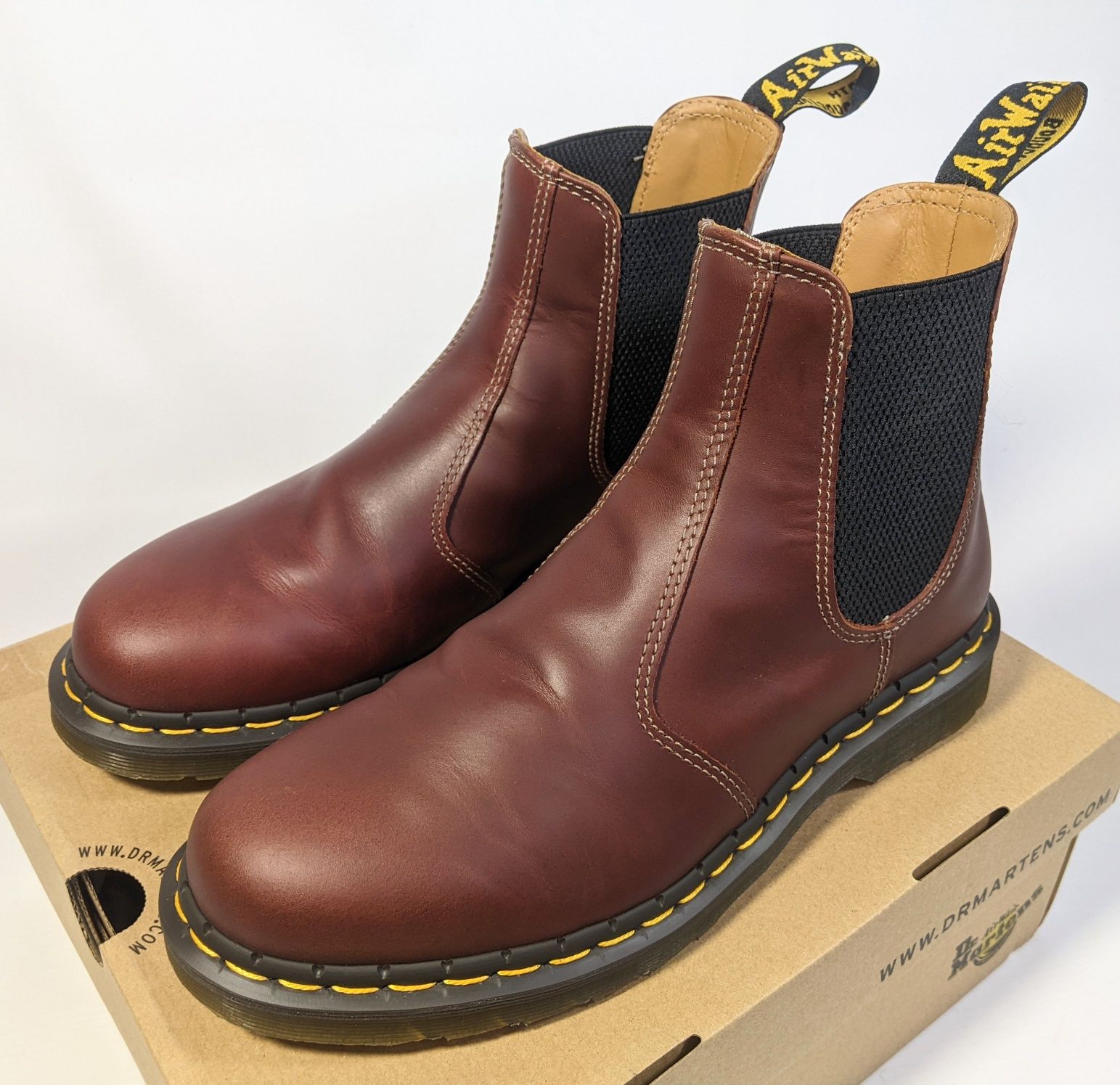 Dr. Martens 2976 Abruzzo Leather Chelsea 42 męskie sztyblety botki