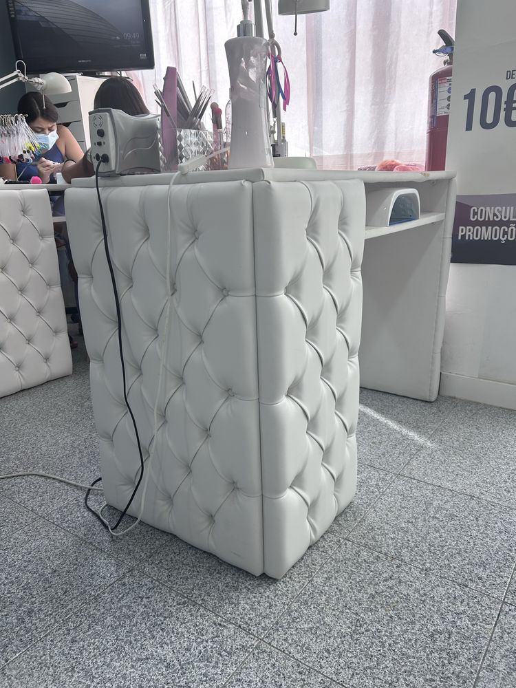 Mesa para manicure