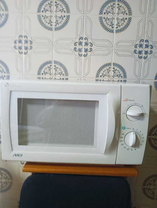 Microondas  MEI C.R.S.