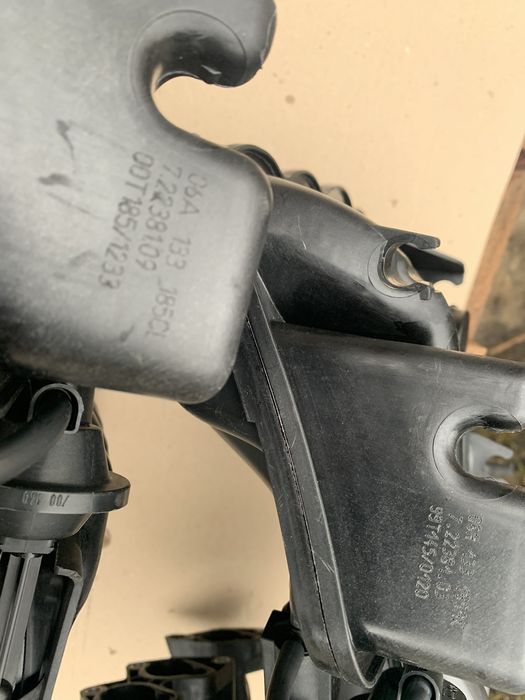 Колектор впускной 1.6 8v Golf 4 Bora Octavia Audi A3 Seat Toledo