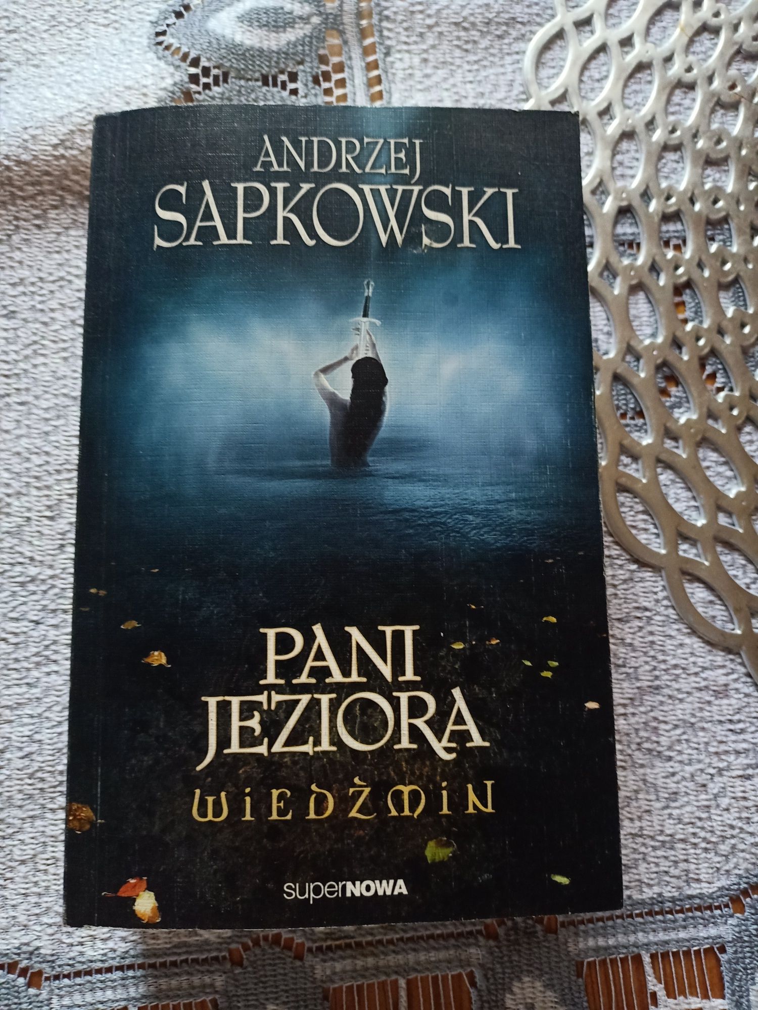 Książka Sapkowski Wiedźmin Pani jeziora