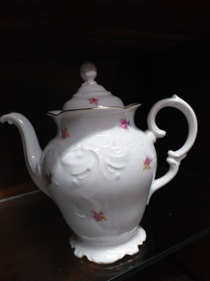 Stara porcelana wys. 20 cm.