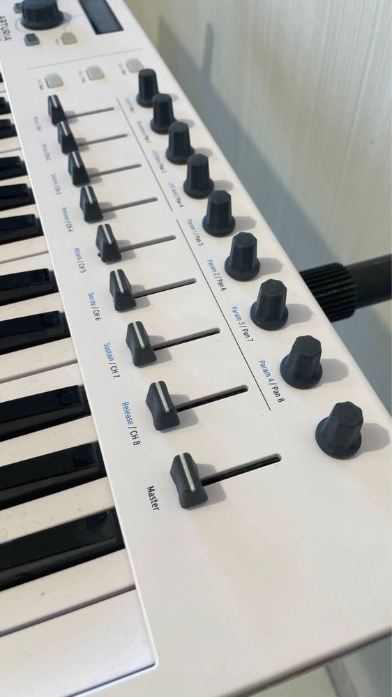 MIDI-клавіатура Arturia Keylab Essential 61 White