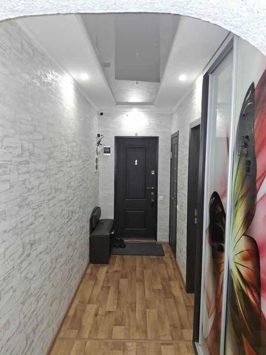 N S3 Продам 3 к из кв. ул. Амосова. 6/9. Капремонт. Цена 45000 у.е.