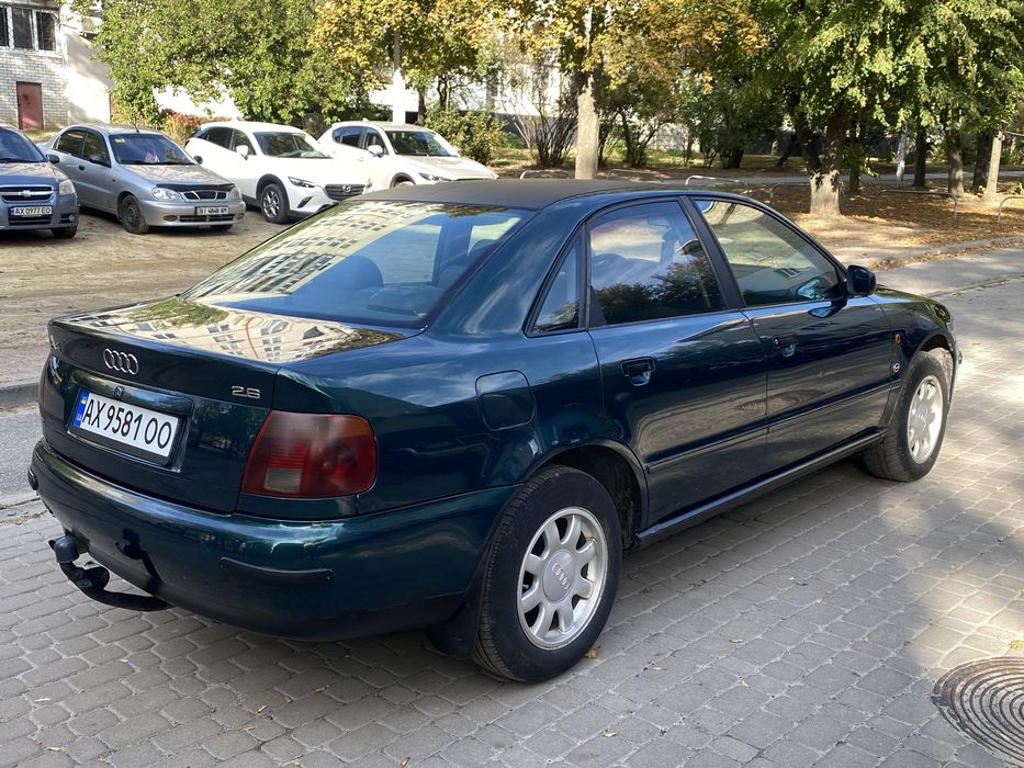 Audi A4B5 1.6 г/б НЕ КРАШЕНА