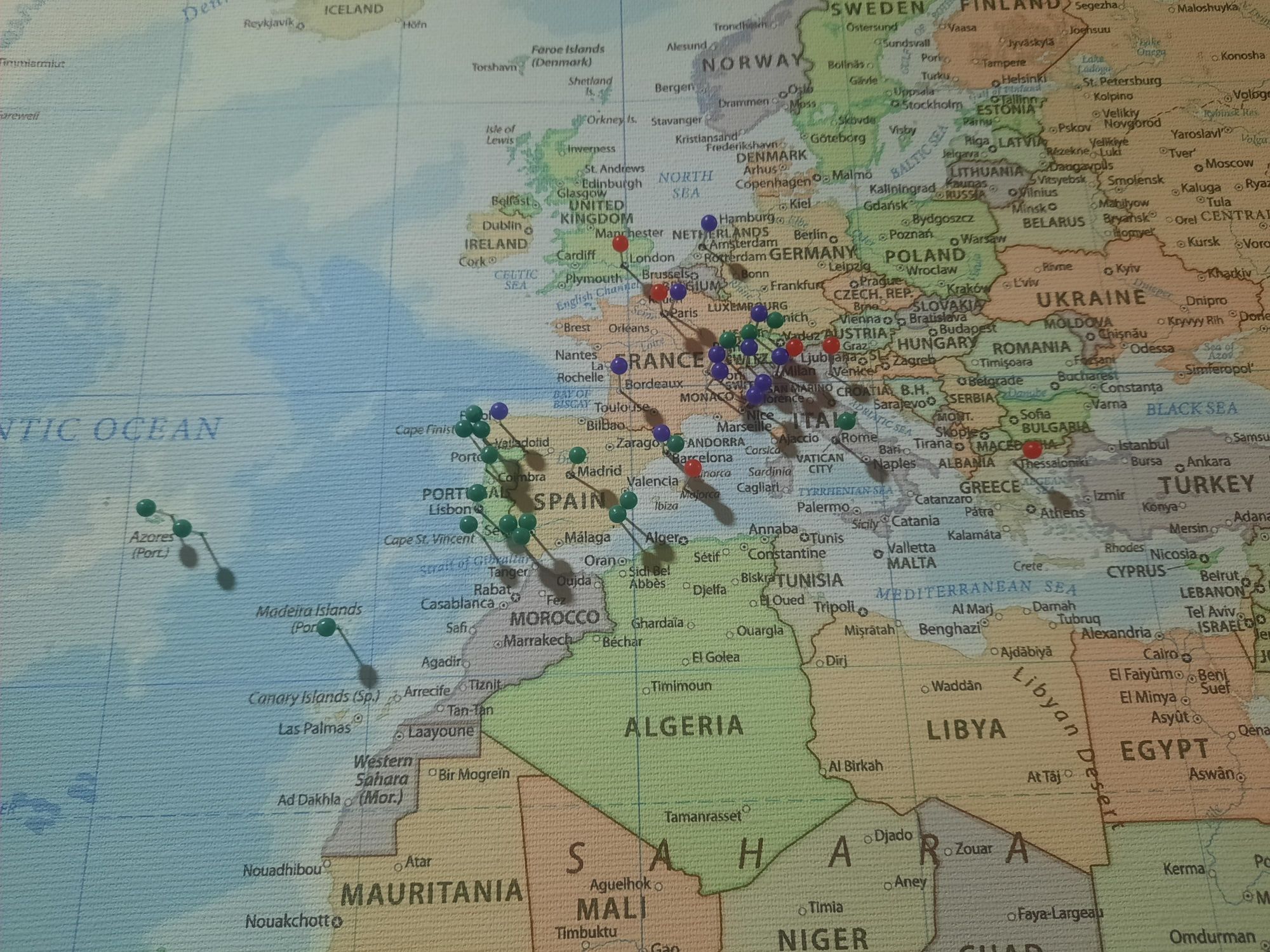 Mapa do Mundo, feito em tecido, 1.35x0,90. Vendo quantos quiser.