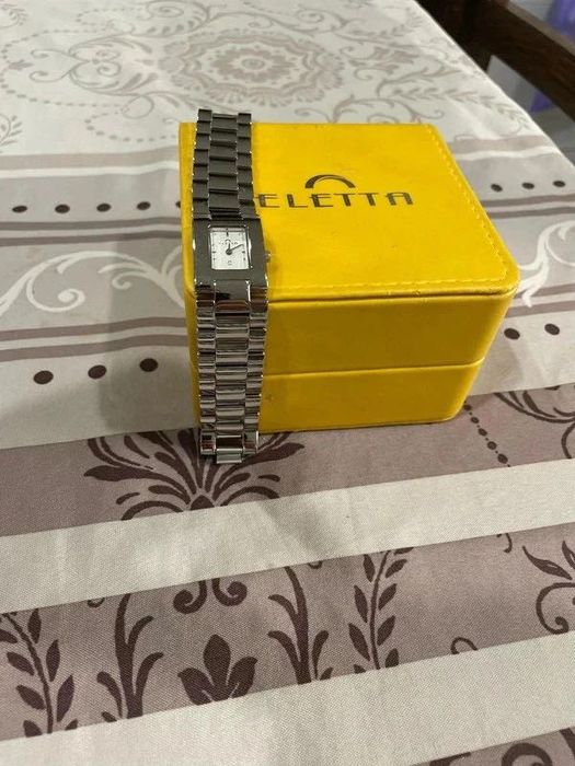 Relógio Eletta com caixa