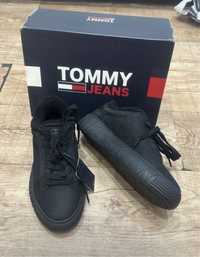Nowe Buty Tommy