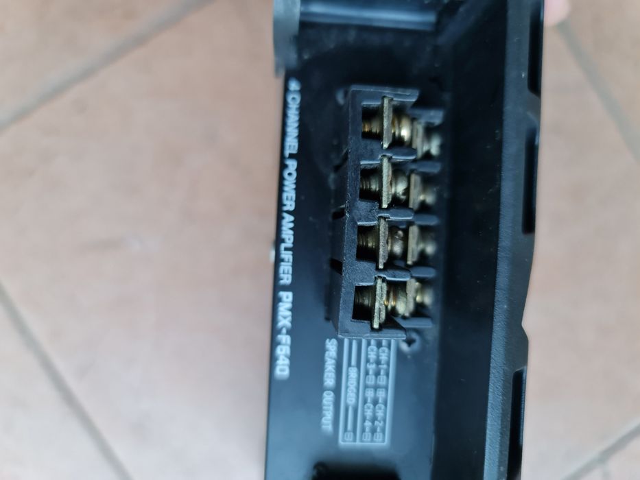 Amplificadores e leitor Alpine e Blaupunkt