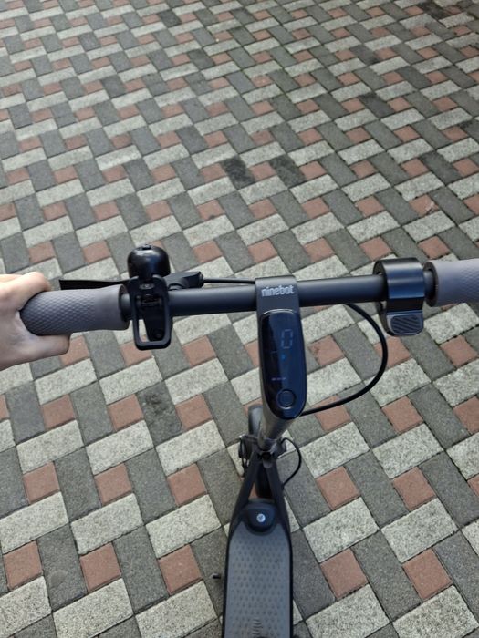 Електросамокат найн бот