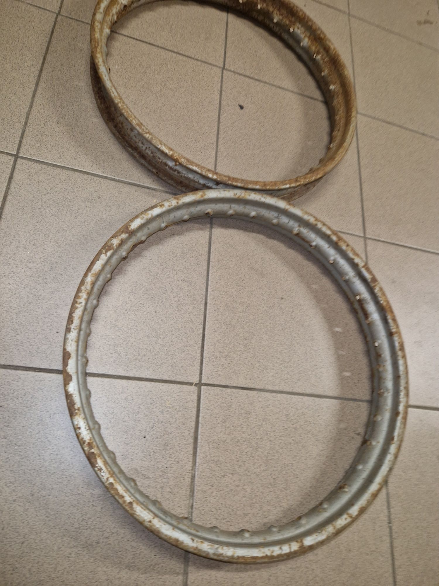 Obrecze Rawki felgi kola wsk 125 175  oryginal prl 1,85-18"