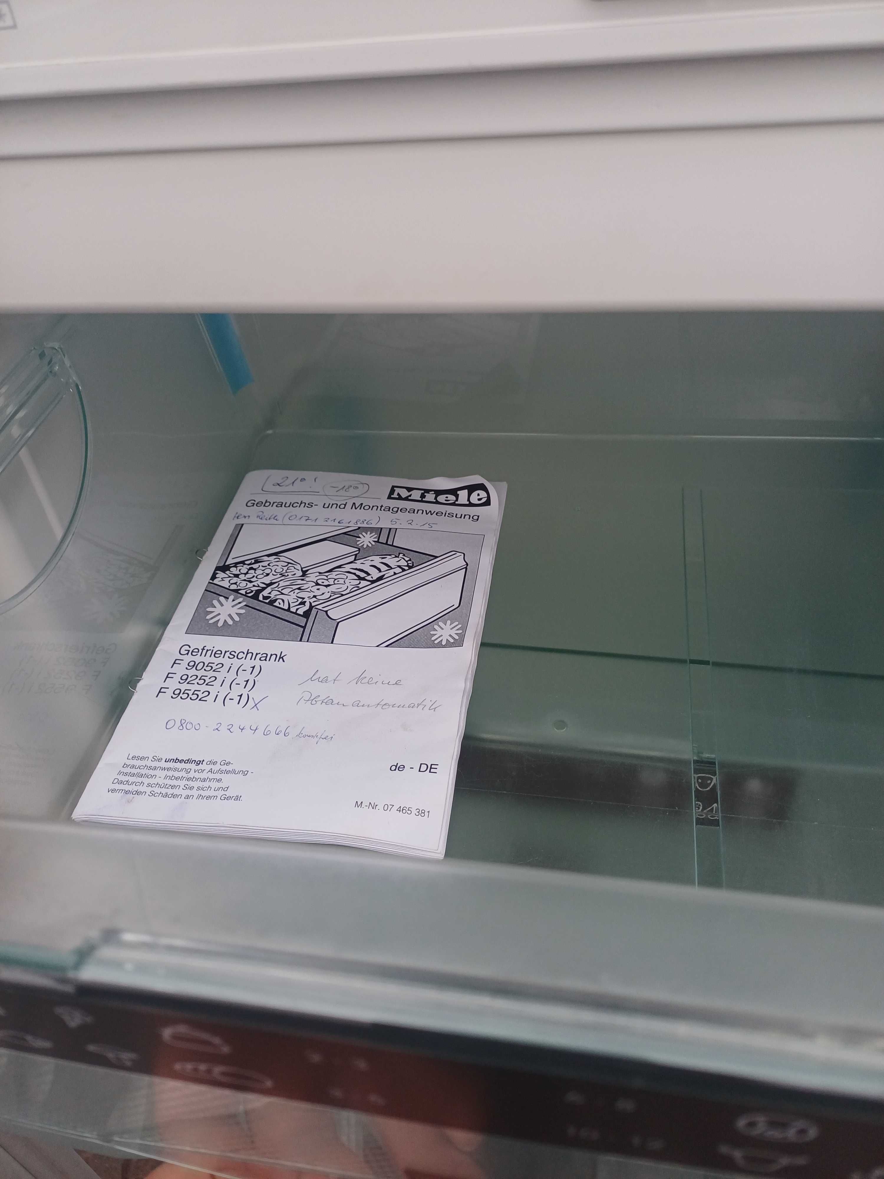 Вбудована морозильна камера Міле Miele F 9552 Liebherr