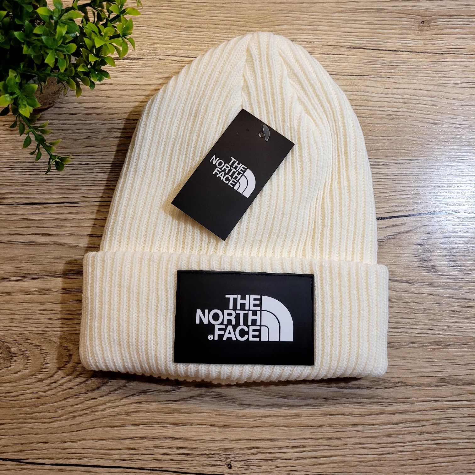 The North Face. Czapka zimowa biała The North Face