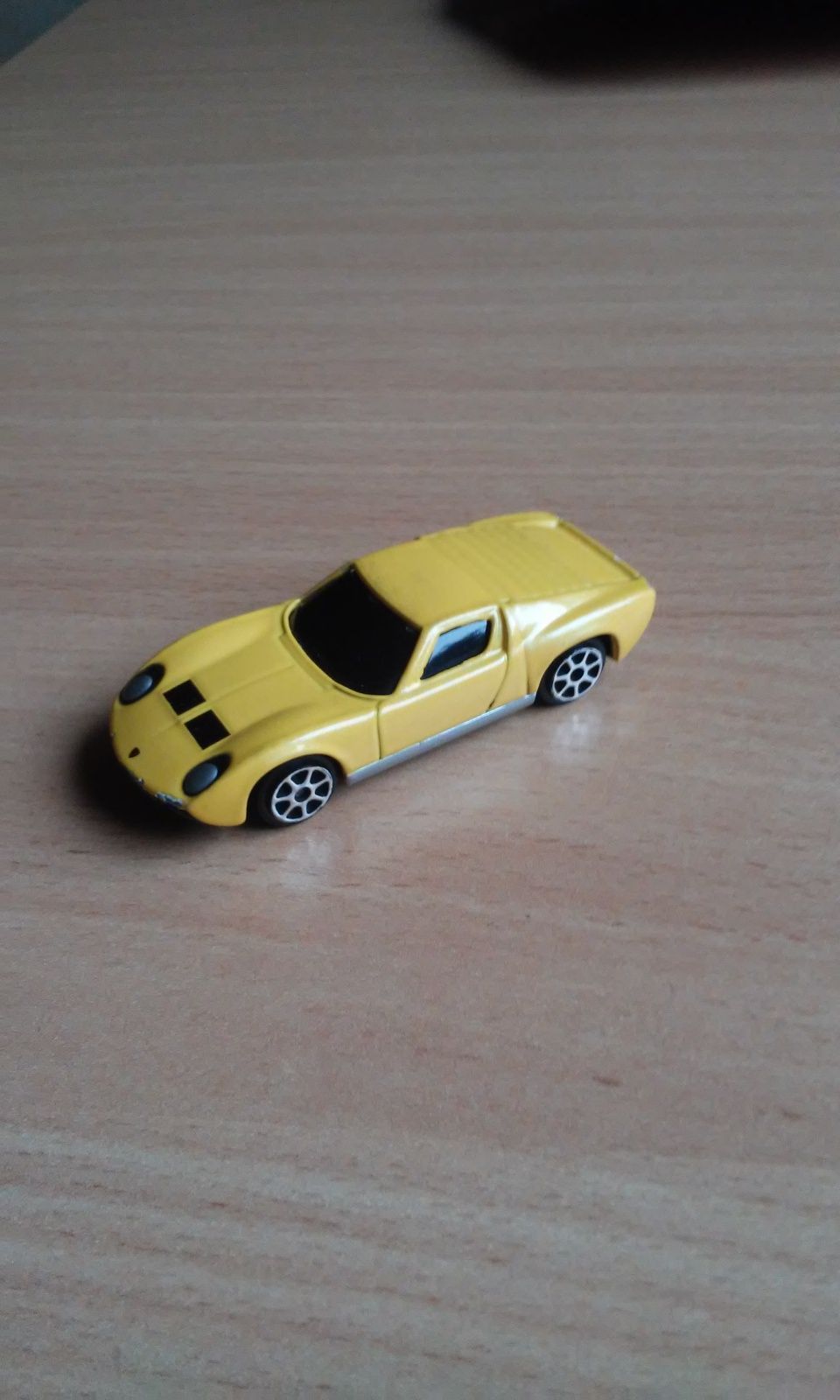 Samochód, samochodzik Lamborghini miura maisto 1:64