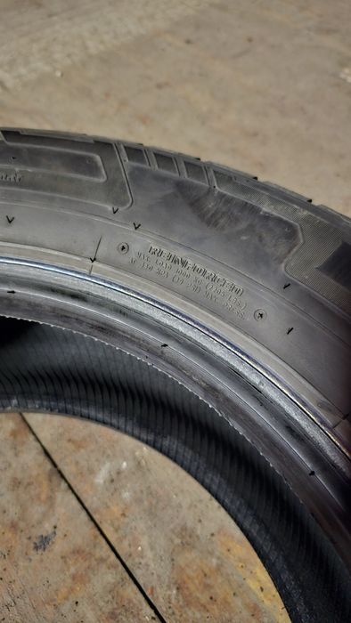Шини зимові 235/65 R17