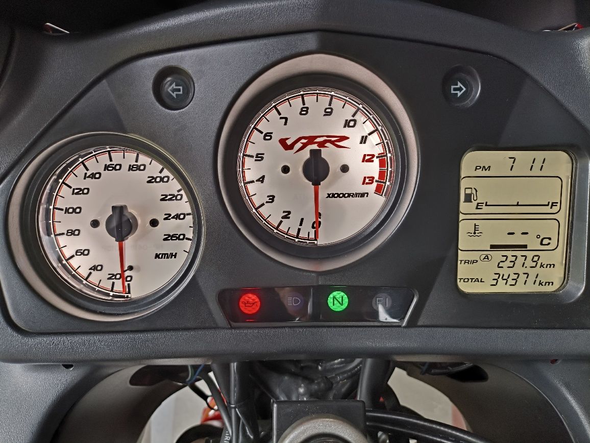 Honda Vrf 800fi zobacz