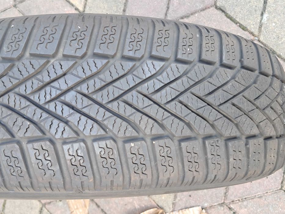 komplet opon zimowych Falken Eurowinter 185/65R15