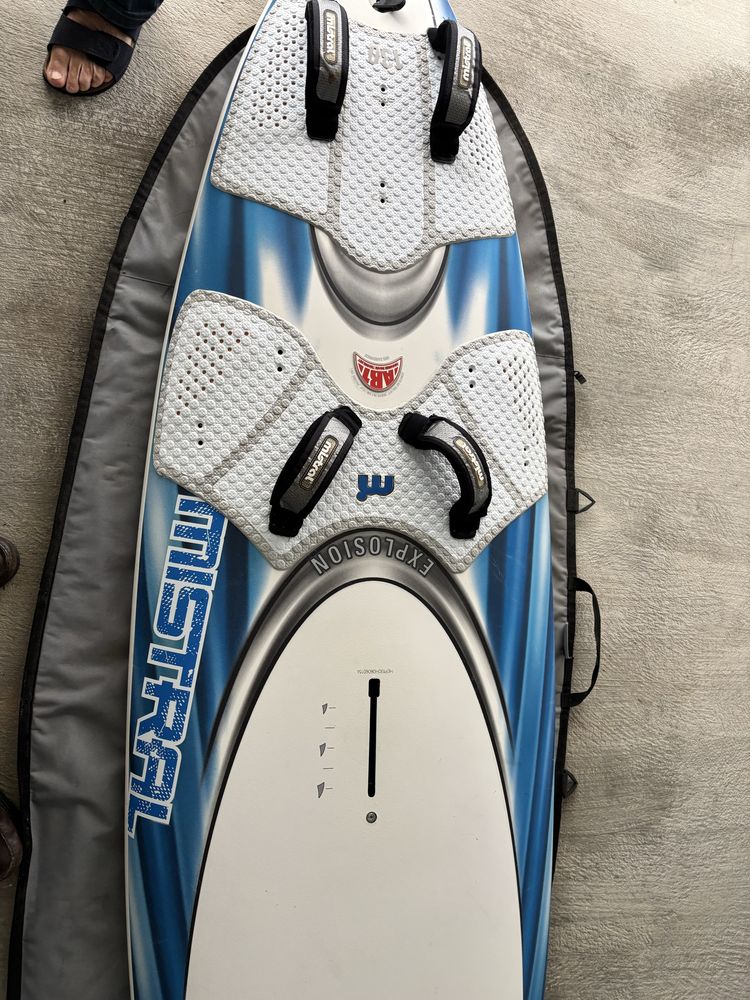 Vendo prancha windsurf mistral