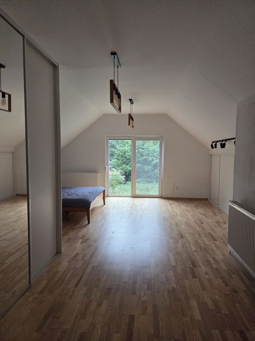 Wynajmę duży dom przy lesie